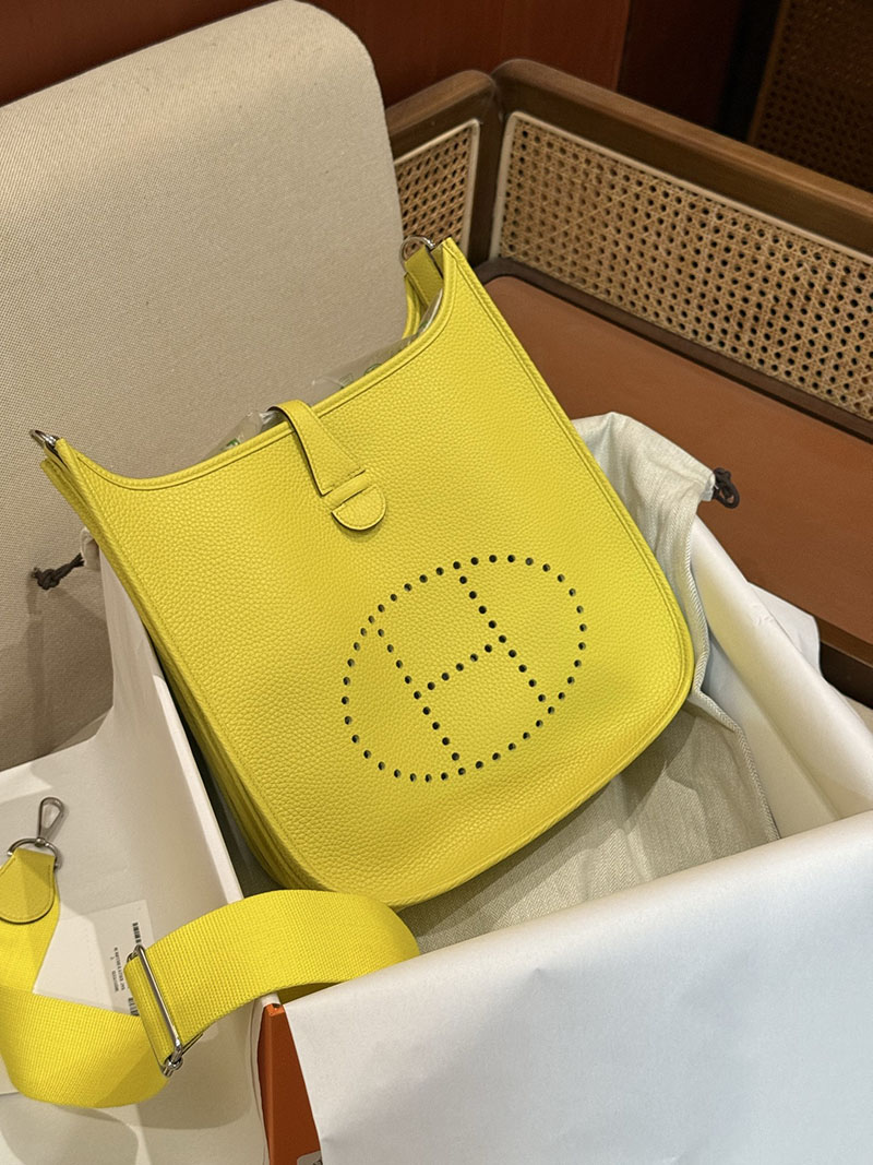 エルメスコピー エヴリン pm 定価 HERMES エヴリン 29 PM ライム トリヨンクレマンス シルバー金具 2524098 - 画像 (7)