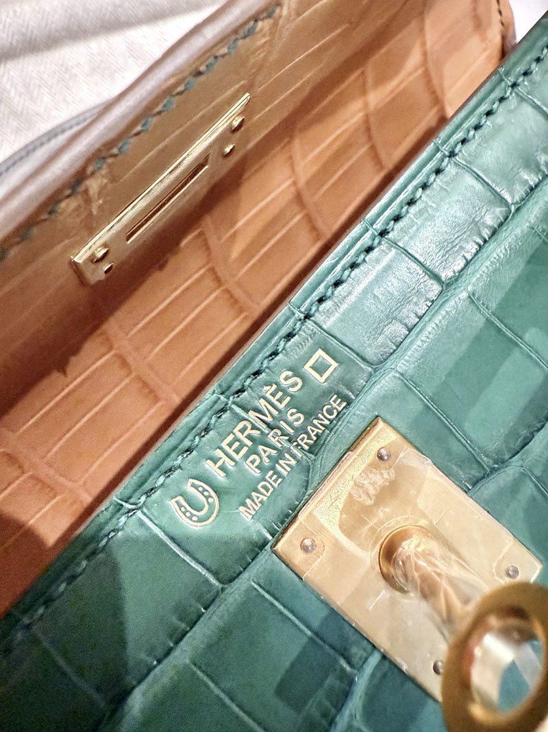 エルメスコピー HERMES ケリー25 内縫い グリアスファルト/カクタス/ミモザ クロコダイル アリゲーターマット ゴールド金具 2524123 - 画像 (15)