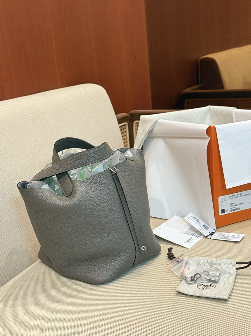 エルメスコピー ピコタンMM 定価 HERMES ピコタンロック 22 MM エタン トリヨンクレマンス シルバー金具 2524133 - 画像 (5)