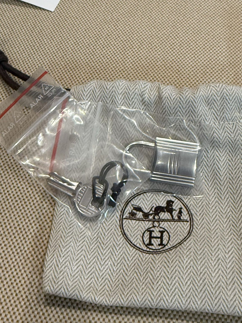 エルメスコピー ピコタンMM 定価 HERMES ピコタンロック 22 MM エタン トリヨンクレマンス シルバー金具 2524133 - 画像 (3)