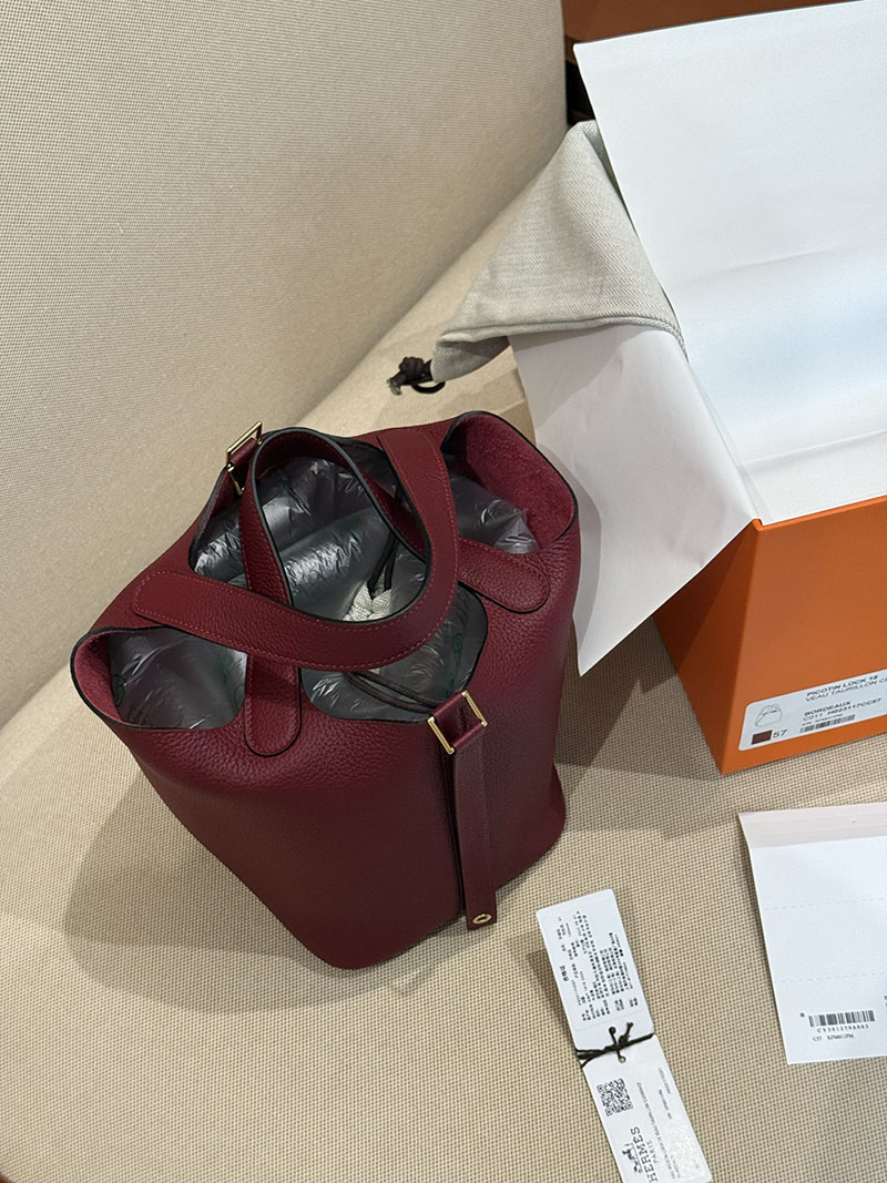 エルメスコピー ピコタンpm 定価 HERMES ピコタンロック 18 PM ボルドー トリヨンクレマンス ゴールド金具 2524136 - 画像 (4)