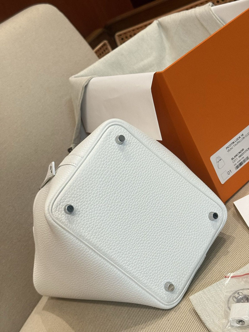 エルメス バッグ ピコタン定価 HERMES ピコタンロック 18 PM 白 ホワイト トリヨンクレマンス シルバー金具 2524155 - 画像 (2)