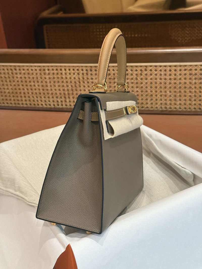 エルメスケリーバッグ定価 HERMES ケリー25 外縫い エトゥープ/ビスキュイ/アルザン ヴォーエプソン ゴールド金具 2524160 - 画像 (4)