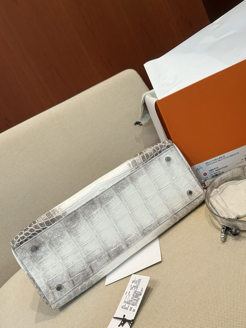 エルメスコピー メンズバッグ HERMES ケリー35cm 内縫い ヒマラヤ クロコダイル ニロティカスマット シルバー金具 2524161 - 画像 (22)