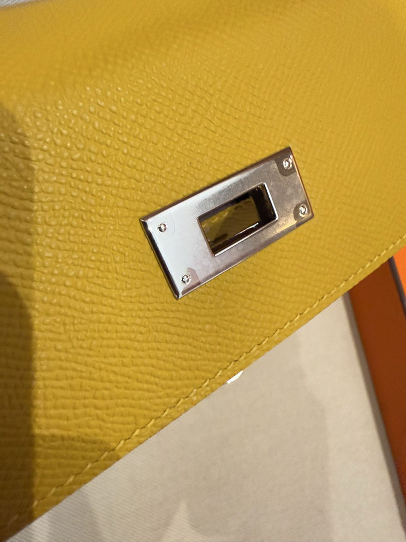 エルメスケリーバッグ定価 HERMES ケリー28 外縫い ジョーヌアンブル ヴォーエプソン シルバー金具 2524182 - 画像 (3)