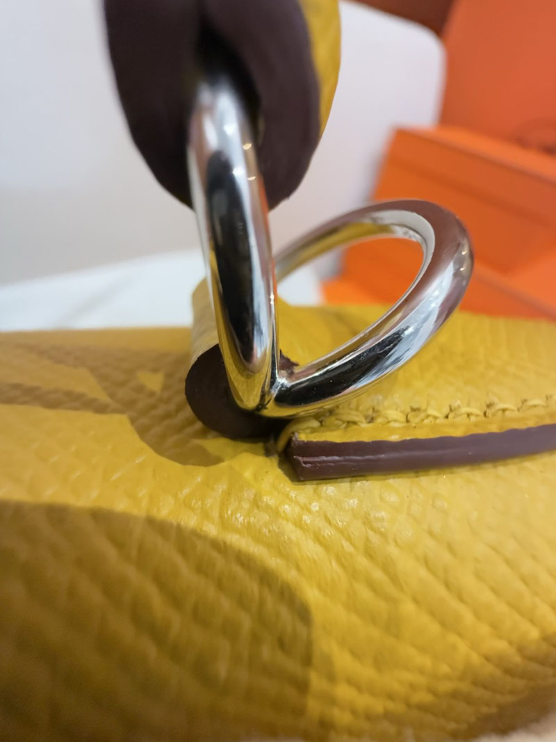 エルメスケリーバッグ定価 HERMES ケリー28 外縫い ジョーヌアンブル ヴォーエプソン シルバー金具 2524182 - 画像 (11)