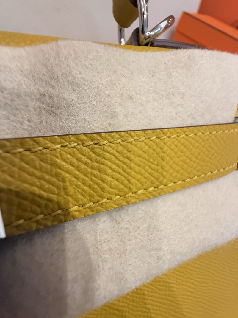 エルメスケリーバッグ定価 HERMES ケリー28 外縫い ジョーヌアンブル ヴォーエプソン シルバー金具 2524182 - 画像 (9)