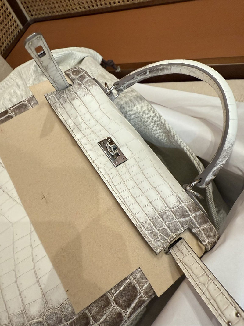 エルメス ケリー25 クロコ 定価 HERMES ケリー25 内縫い ヒマラヤ クロコダイル ニロティカスマット シルバー金具 2524185 - 画像 (15)