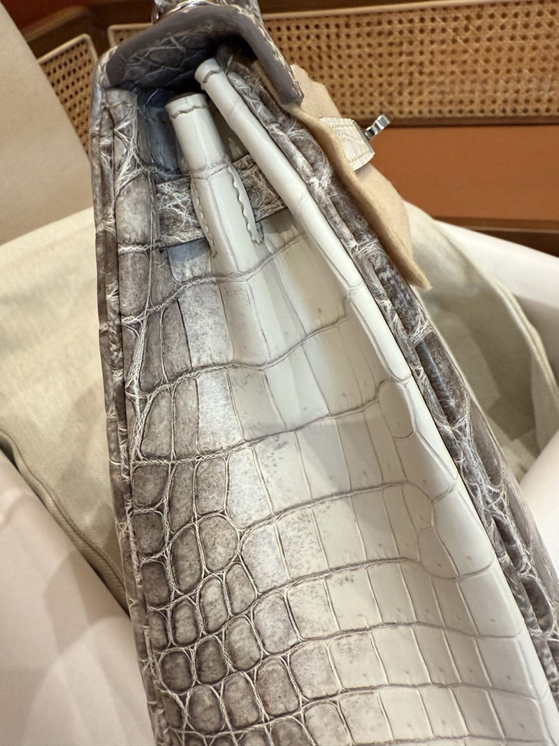 エルメス ケリー25 クロコ 定価 HERMES ケリー25 内縫い ヒマラヤ クロコダイル ニロティカスマット シルバー金具 2524185 - 画像 (24)