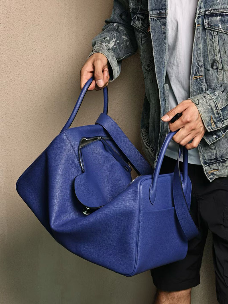 エルメス リンディ メンズ HERMES リンディ45 ブルーエレクトリック トゴ シルバー金具 2524192 - 画像 (4)