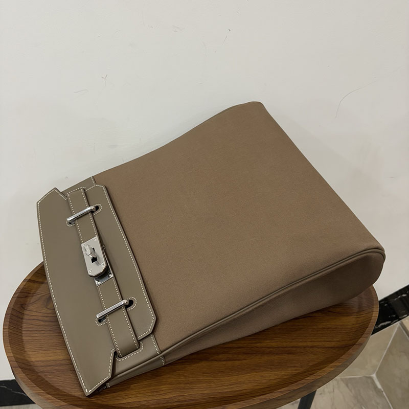 エルメス リュック メンズ HERMES ケリー アッカド HAC A DOS エトゥープ トワル/スイフト シルバー金具 2524353 - 画像 (6)