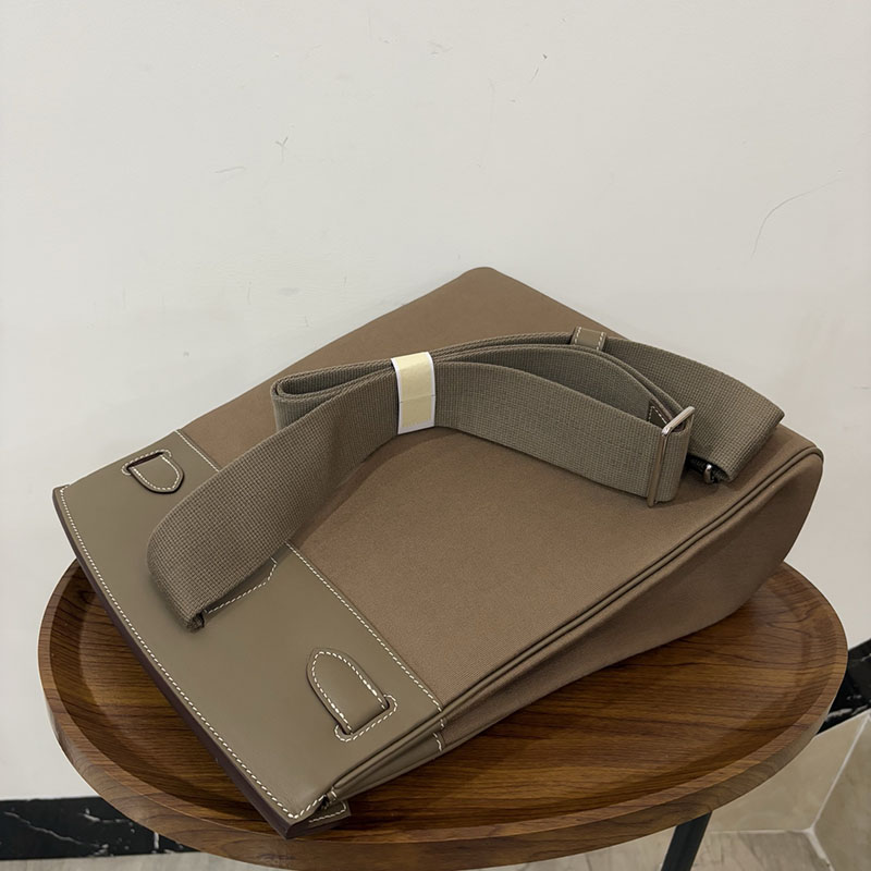 エルメス リュック メンズ HERMES ケリー アッカド HAC A DOS エトゥープ トワル/スイフト シルバー金具 2524353 - 画像 (5)