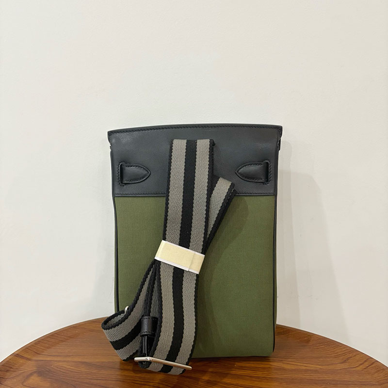 エルメス リュック メンズ HERMES ケリー アッカド HAC A DOS ディープブルー トワル/スイフト シルバー金具 2524354 - 画像 (9)
