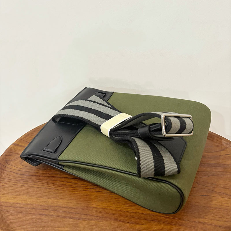 エルメス リュック メンズ HERMES ケリー アッカド HAC A DOS ディープブルー トワル/スイフト シルバー金具 2524354 - 画像 (5)