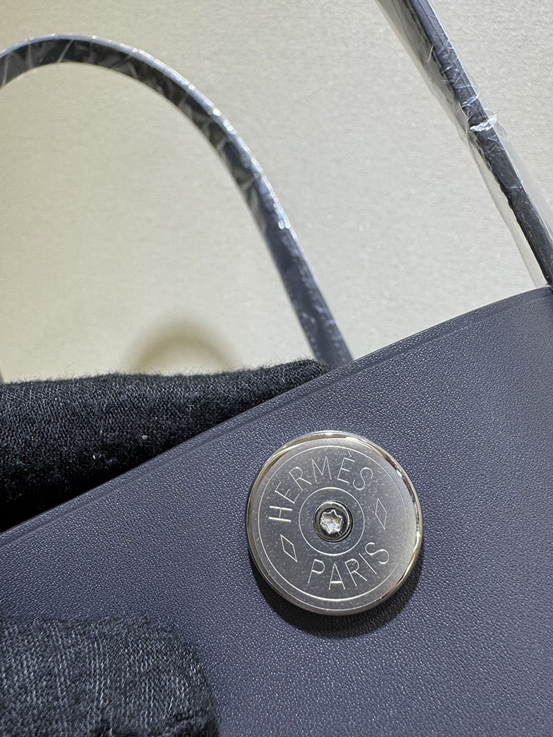 エルメス新作バッグ 2025 HERMES タブリエ・セリエ ブルーニュイ ヴァッシュ・ハンター/ヴォー・スウィフト/トワル・ミリテール シルバー金具 2524461 - 画像 (2)