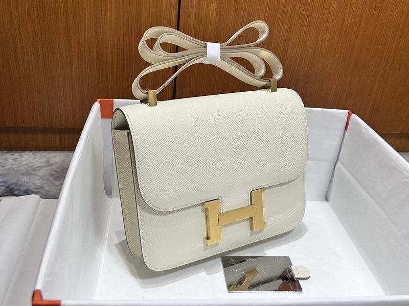 エルメススーパーコピー コンスタンス24 定価 HERMES コンスタンス1 24MM クレ ヴォーエプソン ゴールド金具 2524482 - 画像 (9)