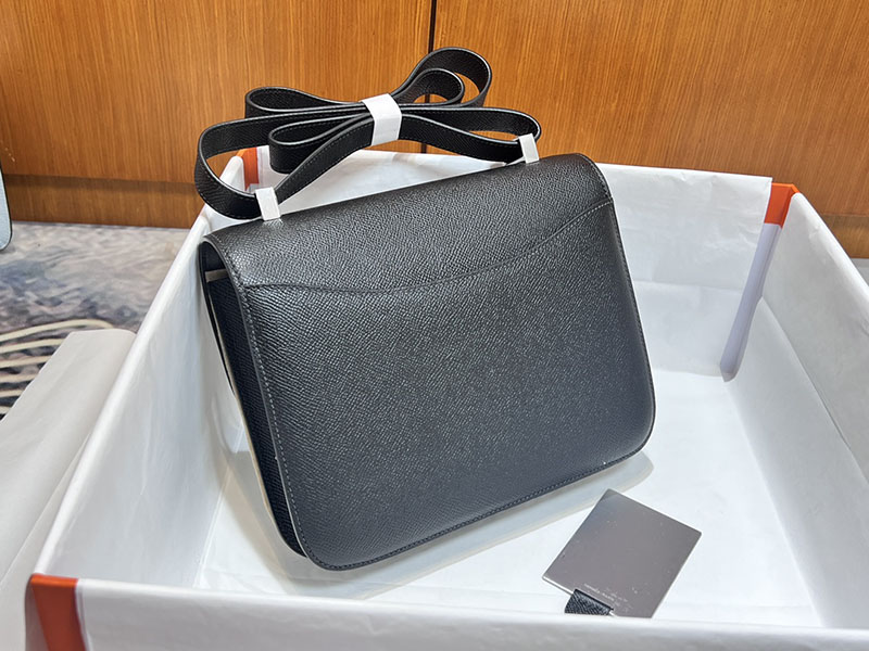 エルメススーパーコピー コンスタンス 24 ミロワール 定価 HERMES コンスタンス1 24MM 黒 ブラック ヴォーエプソン シルバー金具 2524485 - 画像 (8)