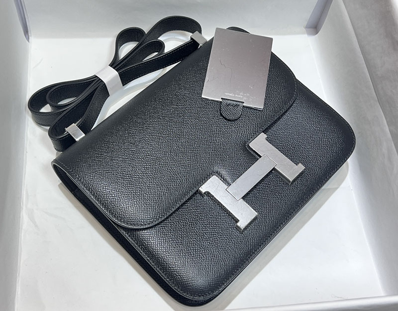 エルメススーパーコピー コンスタンス 24 ミロワール 定価 HERMES コンスタンス1 24MM 黒 ブラック ヴォーエプソン シルバー金具 2524485 - 画像 (7)