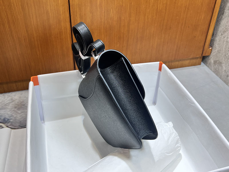 エルメススーパーコピー コンスタンス 24 ミロワール 定価 HERMES コンスタンス1 24MM 黒 ブラック ヴォーエプソン シルバー金具 2524485 - 画像 (5)