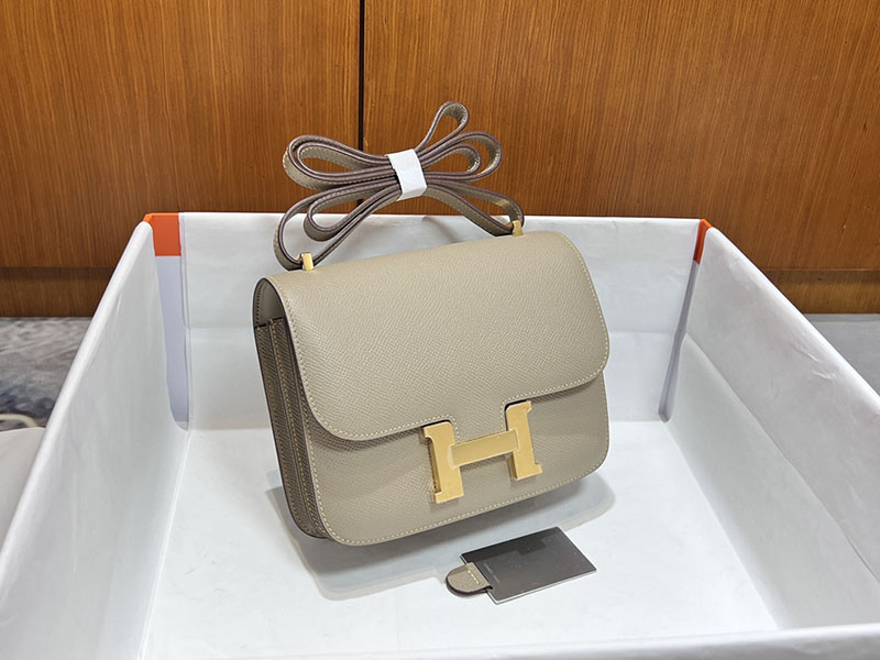 エルメススーパーコピー コンスタンス ミニ 定価 HERMES コンスタンス1 ミニ トゥルティエールグレー ヴォーエプソン ゴールド金具 2524488 - 画像 (9)