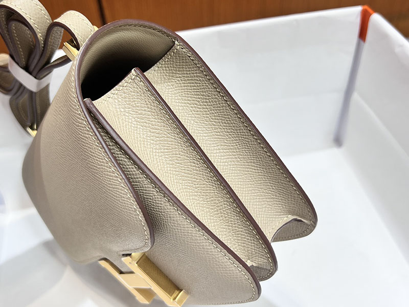 エルメススーパーコピー コンスタンス ミニ 定価 HERMES コンスタンス1 ミニ トゥルティエールグレー ヴォーエプソン ゴールド金具 2524488 - 画像 (5)