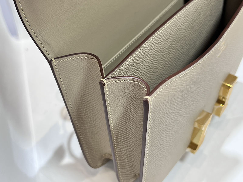 エルメススーパーコピー コンスタンス ミニ 定価 HERMES コンスタンス1 ミニ トゥルティエールグレー ヴォーエプソン ゴールド金具 2524488 - 画像 (3)