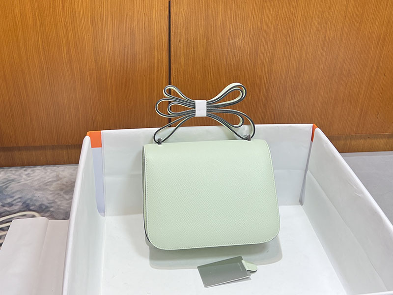 エルメススーパーコピー コンスタンス ミニ 定価 HERMES コンスタンス1 ミニ ヴェールフィズ ヴォーエプソン シルバー金具 2524492 - 画像 (8)