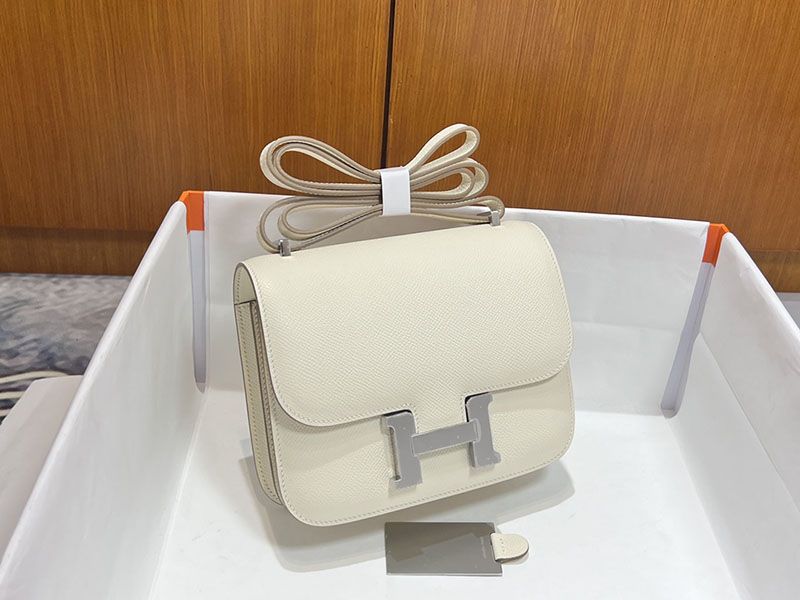 エルメススーパーコピー コンスタンス ミニ 定価 HERMES コンスタンス1 ミニ クレ ヴォーエプソン シルバー金具 2524495 - 画像 (9)