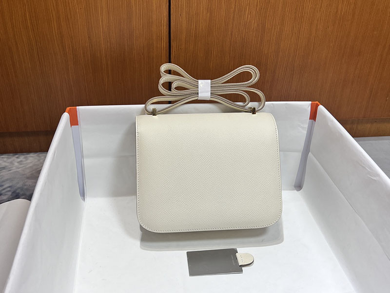 エルメススーパーコピー コンスタンス ミニ 定価 HERMES コンスタンス1 ミニ クレ ヴォーエプソン ゴールド金具 2524496 - 画像 (8)