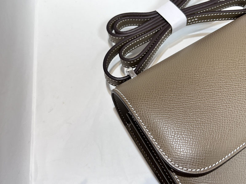 エルメススーパーコピー コンスタンス ミニ 定価 HERMES コンスタンス1 ミニ エトゥープ ヴォーエプソン シルバー金具 2524497 - 画像 (6)