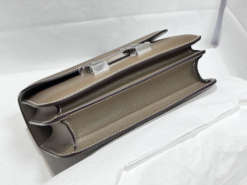 エルメススーパーコピー コンスタンス ミニ 定価 HERMES コンスタンス1 ミニ エトゥープ ヴォーエプソン シルバー金具 2524497 - 画像 (5)
