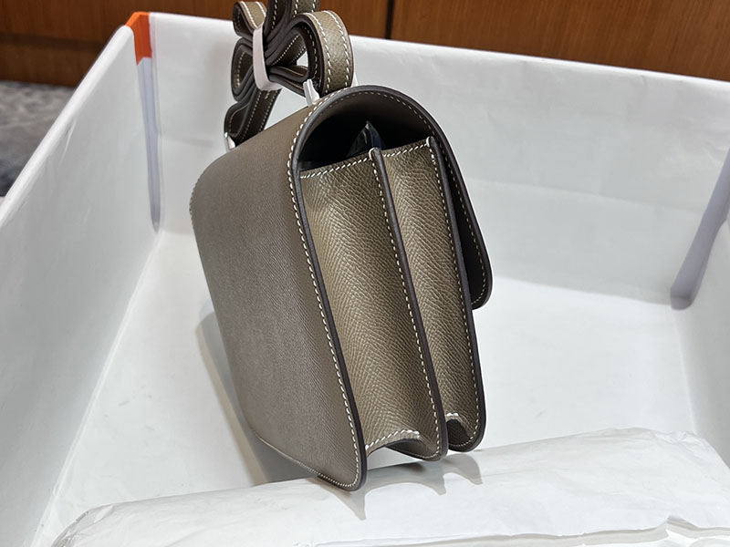 エルメススーパーコピー コンスタンス ミニ 定価 HERMES コンスタンス1 ミニ エトゥープ ヴォーエプソン シルバー金具 2524497 - 画像 (4)