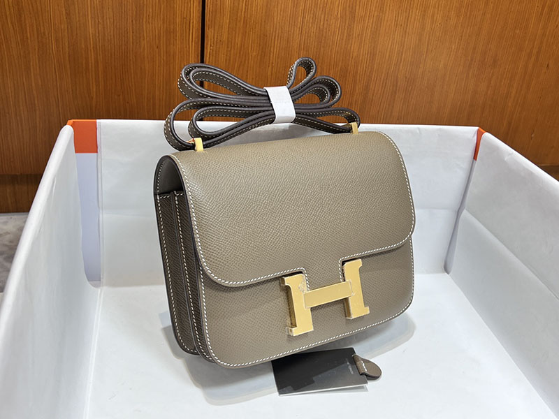 エルメススーパーコピー コンスタンス ミニ 定価 HERMES コンスタンス1 ミニ エトゥープ ヴォーエプソン ゴールド金具 2524498 - 画像 (9)