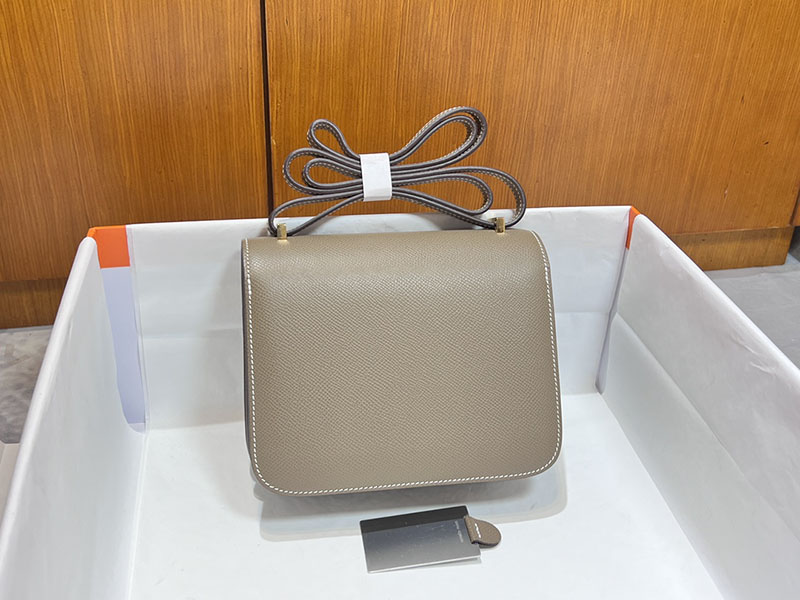 エルメススーパーコピー コンスタンス ミニ 定価 HERMES コンスタンス1 ミニ エトゥープ ヴォーエプソン ゴールド金具 2524498 - 画像 (8)