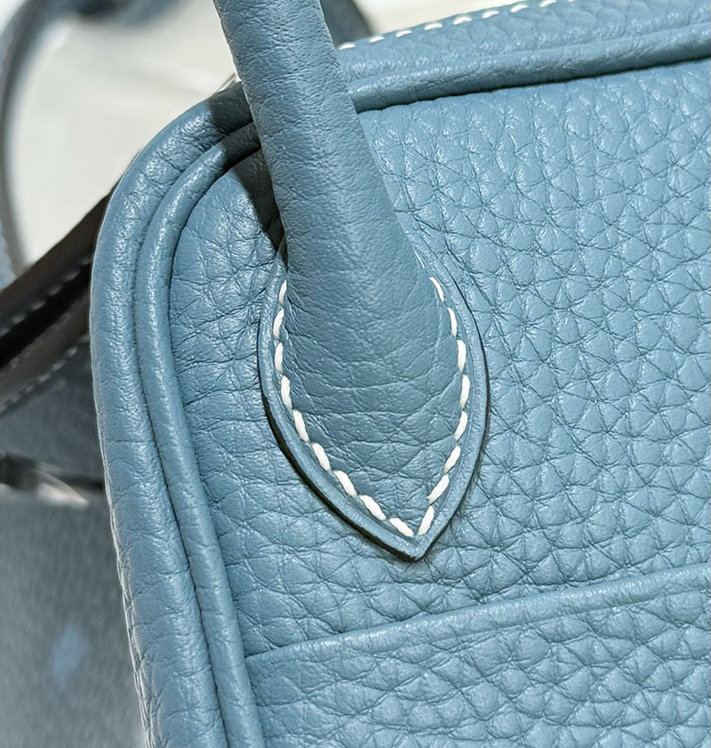 エルメス バッグ ショルダー リンディミニ 定価 HERMES ミニリンディ ニューブルージーン トリヨンクレマンス シルバー金具 2524525 - 画像 (4)