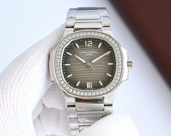 最高級パテックフィリップスーパーコピー PATEK PHILIPPE ノーチラス レディース 7118/1200A-011 ダイヤモンドベゼル - 画像 (9)