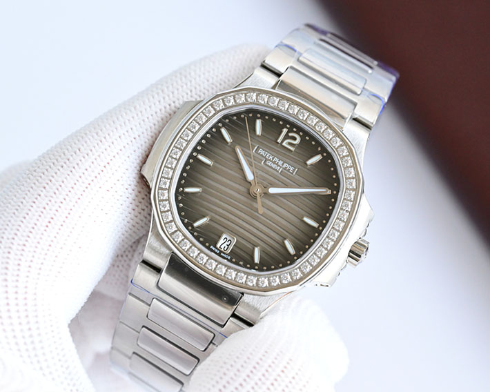 最高級パテックフィリップスーパーコピー PATEK PHILIPPE ノーチラス レディース 7118/1200A-011 ダイヤモンドベゼル - 画像 (8)