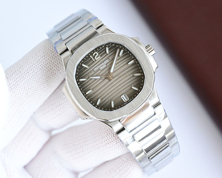 最高級パテックフィリップスーパーコピー PATEK PHILIPPE ノーチラス レディース 7118/1200A-011 ダイヤモンドベゼル - 画像 (7)