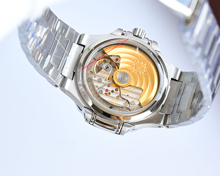 最高級パテックフィリップスーパーコピー PATEK PHILIPPE ノーチラス レディース 7118/1200A-011 ダイヤモンドベゼル - 画像 (3)