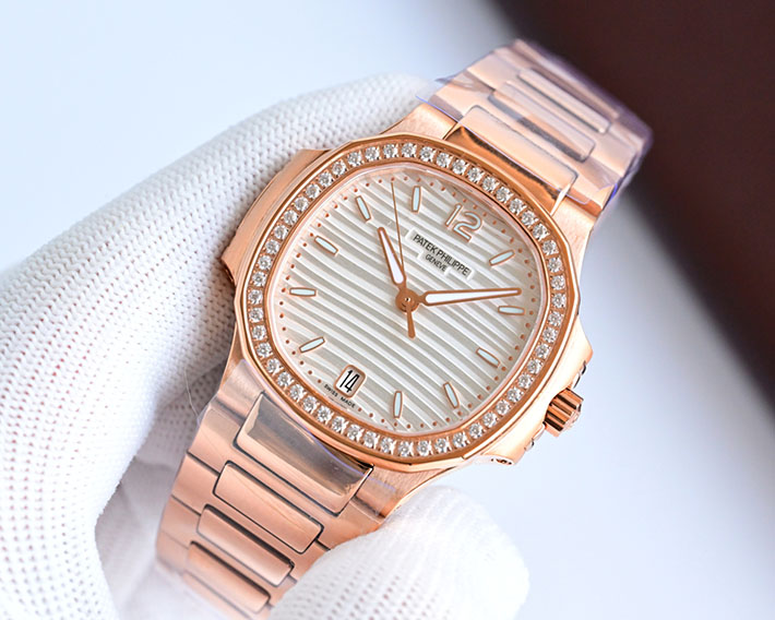 最高級パテックフィリップスーパーコピー PATEK PHILIPPE ノーチラス 7118/1200R-001 シルバー・オパーリン レディース 腕時計 - 画像 (8)