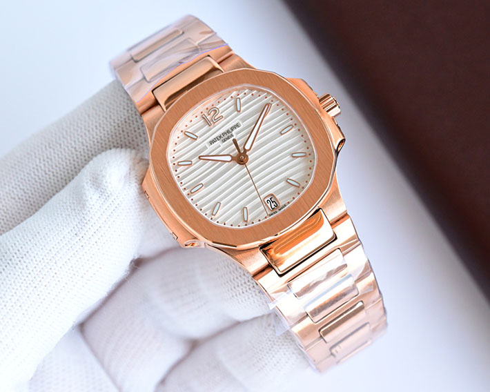 最高級パテックフィリップスーパーコピー PATEK PHILIPPE ノーチラス 7118/1200R-001 シルバー・オパーリン レディース 腕時計 - 画像 (7)