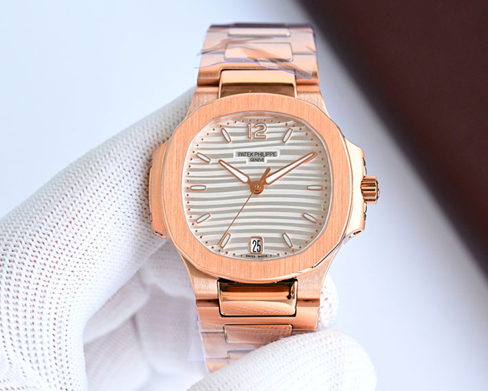 最高級パテックフィリップスーパーコピー PATEK PHILIPPE ノーチラス 7118/1200R-001 シルバー・オパーリン レディース 腕時計 - 画像 (5)