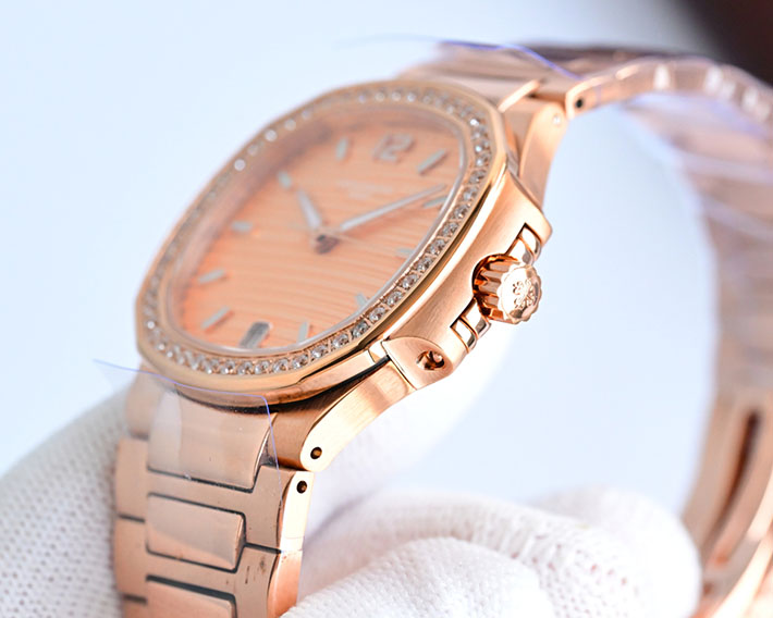 最高級パテックフィリップスーパーコピー PATEK PHILIPPE ノーチラス レディース 7118/1R-010 レディース 腕時計 - 画像 (4)