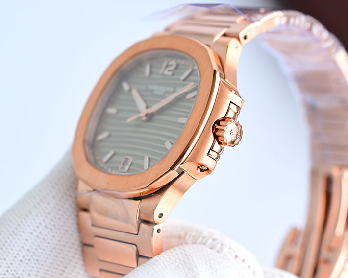 最高級パテックフィリップスーパーコピー PATEK PHILIPPE ノーチラス 7010/1R-012 ゴールデン・ブラウン レディース 腕時計 - 画像 (3)