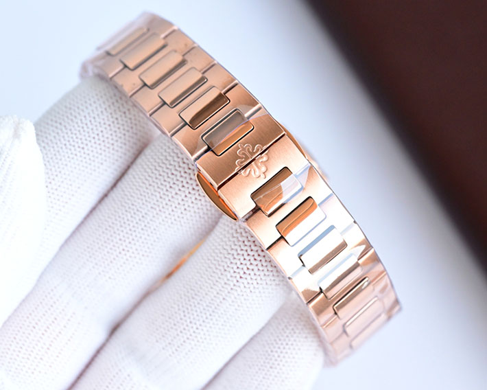 最高級パテックフィリップスーパーコピー PATEK PHILIPPE ノーチラス 7010/1R-011 ゴールデン・ブラウン レディース 腕時計 - 画像 (2)