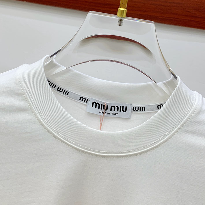 最高級MiuMiuスーパーコピー MiuMiu Tシャツ 長袖 カットソー コットン ロゴT クルーネック ホワイト 2524758 Miumiu Tシャツ アウトレット - 画像 (6)