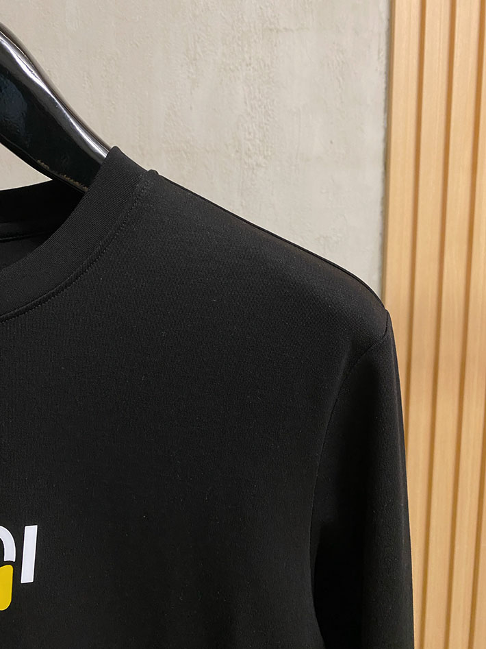 最高級フェンディスーパーコピー キッズ ロングTシャツ FENDI ROMA ロゴ クルーネック 長袖シャツ ブラック 2524821 フェンディ Tシャツ メンズ - 画像 (7)