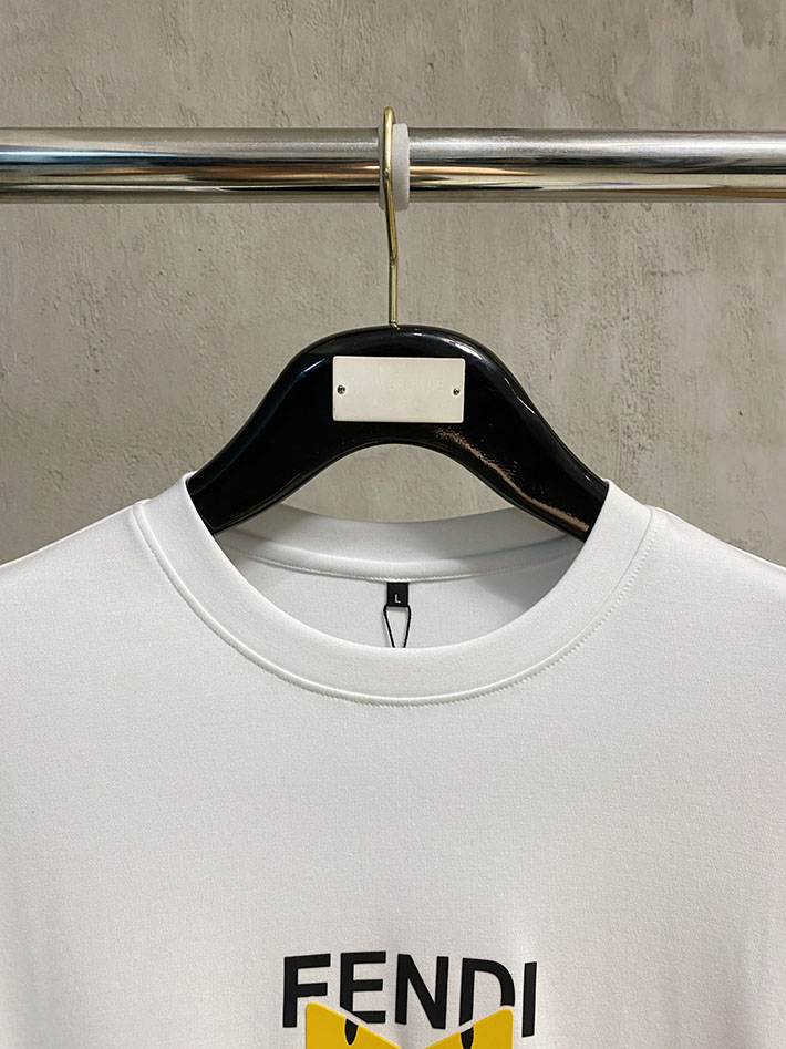 最高級フェンディスーパーコピー キッズ ロングTシャツ FENDI ROMA ロゴ クルーネック 長袖シャツ ホワイト 2524822 フェンディ Tシャツ メンズ - 画像 (9)