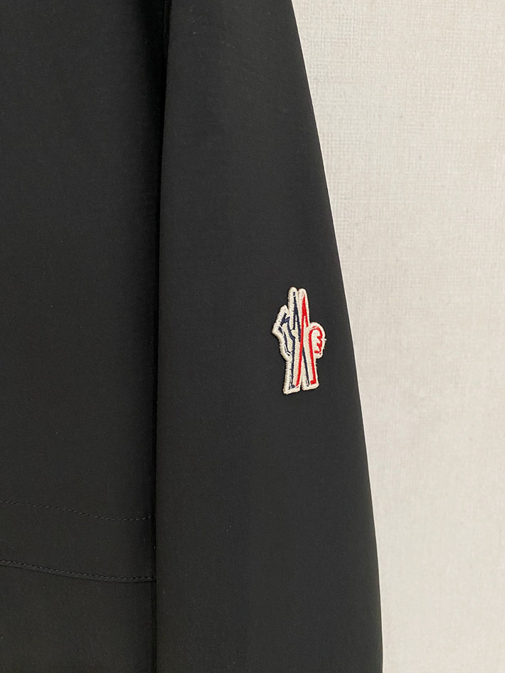 最高級モンクレールスーパーコピー MONCLER 2025新作 フード付きジャケット FANES ブラック 2524850 モンクレール フリース メンズ - 画像 (4)