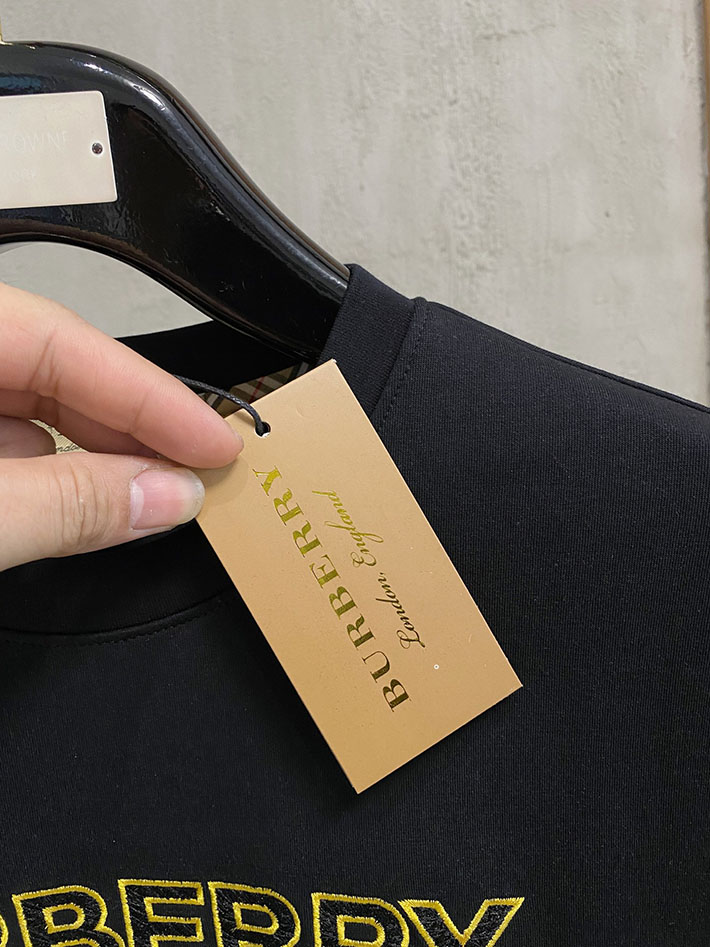最高級バーバリースーパーコピー BURBERRY ロゴプリント 長袖スウェットトレーナー アイボリー ブラック 2524859 バーバリー トレーナー アウトレット - 画像 (6)